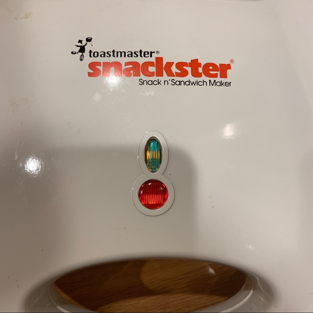 Toastmaster Snackster Compact Sandwich Maker